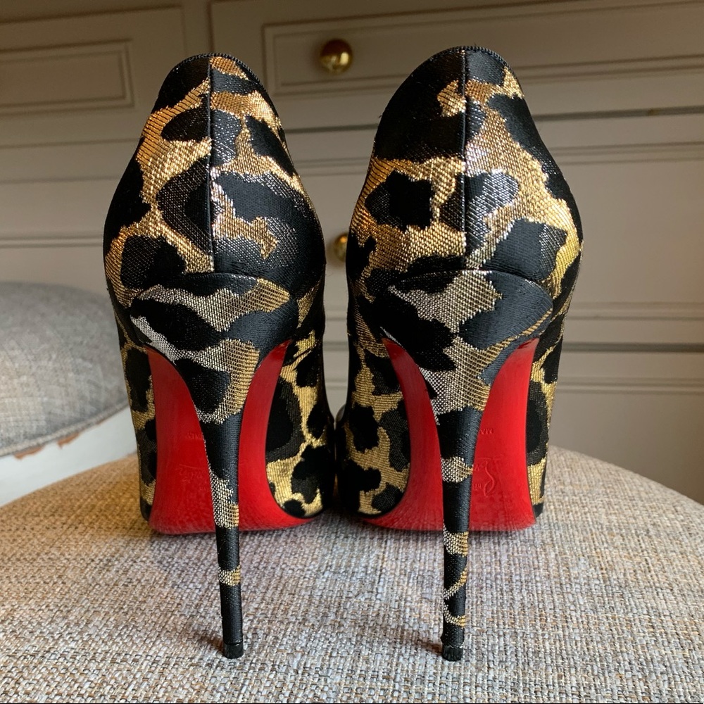 Christian Louboutin stiletto size 37.5. MINT!!